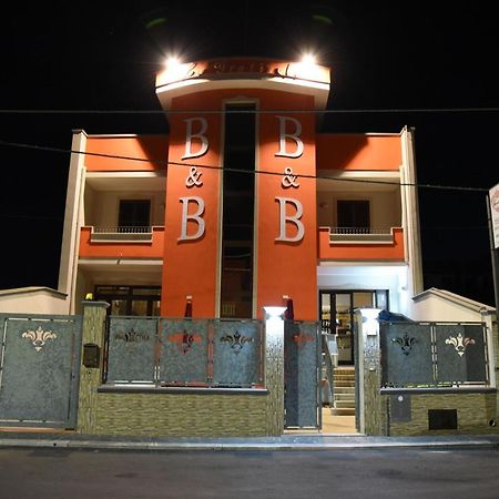 B&B La Graticola Ristorante Pizzeria Trepuzzi Eksteriør bilde
